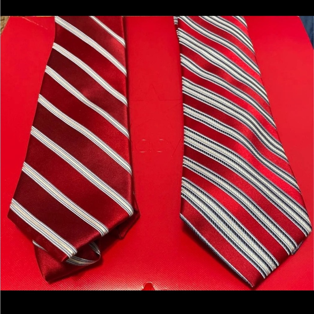 Club room red and blue striped ties set